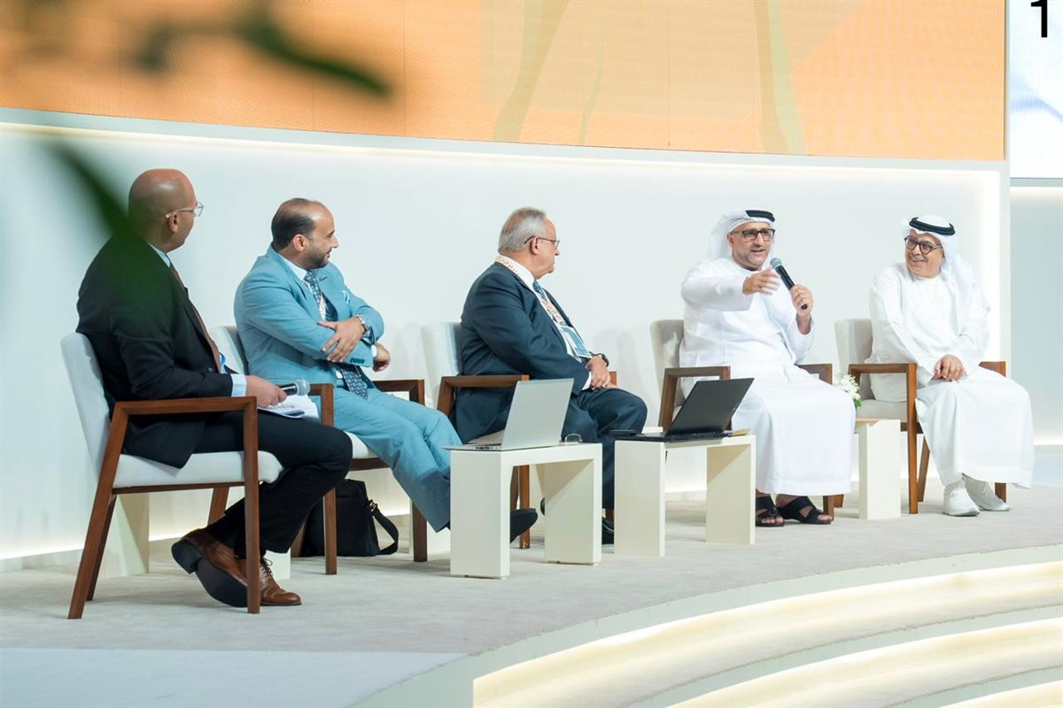 4-سعادة الدكتور عبد الله ماجد آل علي متحدثاً