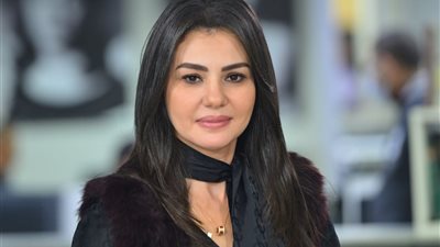 دينا فؤاد تكشف عن شخصية «قدرية» في مسلسل «اللي مالوش كبير»