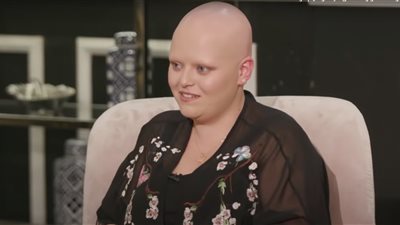 روان الشامي.. فقدت شعرها بسبب «الثعلبة» وخلعت الباروكة على الهواء (فيديو)