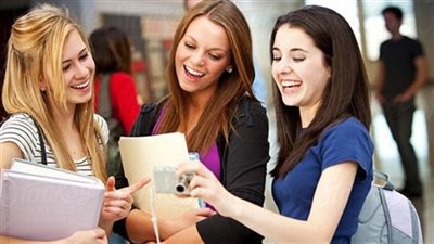 أهمها التنزه ومتابعة الأخبار.. كيف تصبحين شخصية اجتماعية (فيديو)