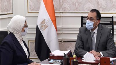 «مدبولي» يبحث مع هالة زايد جهود «الصحة» ضمن 