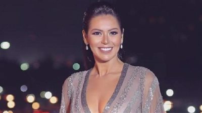 آخرهن لقاء الخميسي.. وراء كل عظيم فنانة