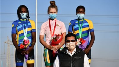 حبيبة عليوة تفوز بالمركز الثاني في البطولة الأفريقية للدراجات.. صور 