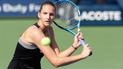 التشيكية «كارولينا» والبرتغالية «أريانا» تصعدان إلى دور الـ 16 ببطولة دبي للتنس
