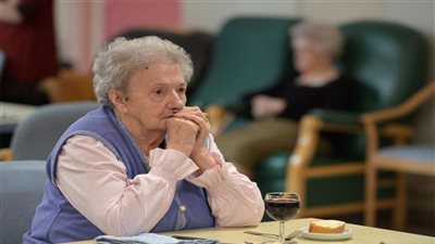 5 أطعمة تُساعد النساء على تفادي مرض الزهايمر