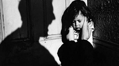 حكاية طفلة ضربها والدها ولفظت أنفاسها الأخيرة بمستشفى في دمياط 