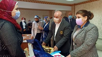 «شجعي منتج بلدك».. ختام الدورة التدريبية في «الهاند ميد» على الستان بالإسكندرية