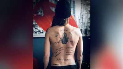 بإطلالة جريئة جدًا.. لاعبة فولفسبورج الألماني تثير الجدل بتعليق عن يوم المرأة العالمي