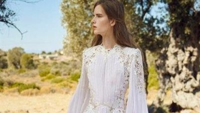 لو جسمك نحيف.. الساتان والشيفون لفستان زفاف ساحر 