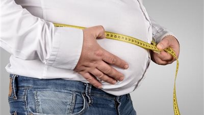 ما هي علاقة السمنة بزيادة وفيات كورونا؟.. «الصحة» تُجيب