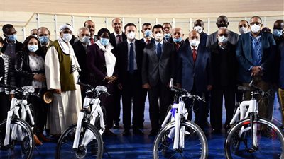وزير الرياضة يشهد توقيع عقد تنظيم مصر لكأس العالم لـ«دراجات المضمار»