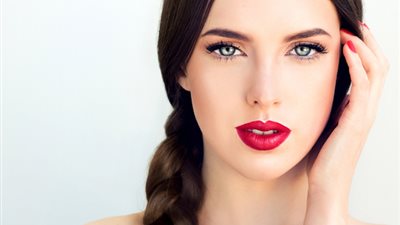 نصائح هامة لتطبيق مكياج البشرة البيضاء في فصل الصيف 2024