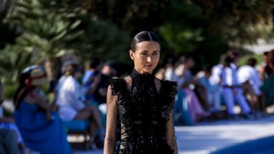 باليوم الثاني.. أبرز إطلالات علامات الأزياء في أسبوع الموضة في البحر الأحمر 