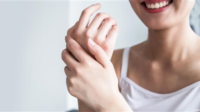 خلطات سحرية لتبييض اليدين بالليمون في المنزل