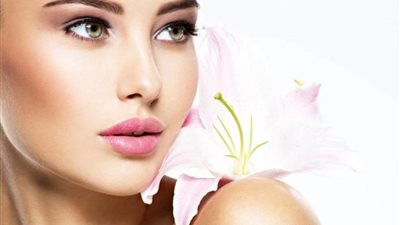 ثلاث عناصر غذائية أساسية لبشرة صحية ونضرة بعد سن الثلاثين