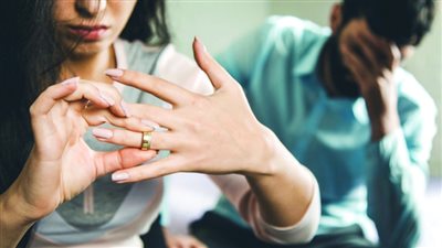 أغرب خمس حالات طلاق في الكويت.. منهم خلاف على طريقة أكل الحمص