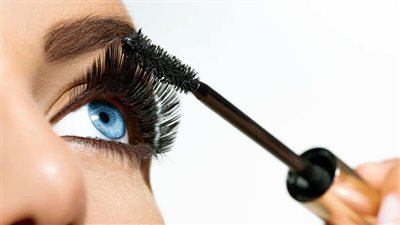 أفضل طرق استخدام  زيت جوز الهند للرموش  