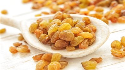 تفسير رؤية الزبيب في المنام لابن سيرين