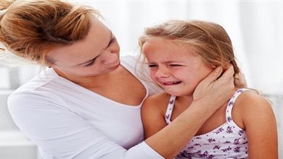 4 أخطاء تفقد طفلك الثقة بالنفس .. أبرزها التوبيخ 