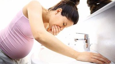 6 علاجات طبيعية تقلل  القىء المفرط  اثناء الحمل