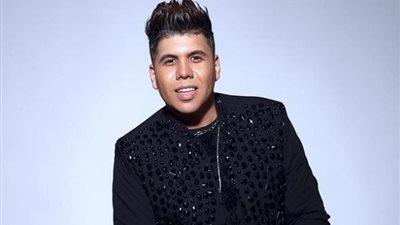 عمر كمال يؤجل طرح «أنا بطل السوق» بسبب محمود الليثي