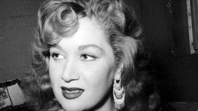 محطات في حياة هدى سلطان.. قصة زواجها بملك الترسو واقتحامها الإذاعة المصرية 