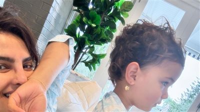 بريانكا شوبرا وابنتها يتألقان بالبيجامات في أحدث ظهور (صور) 