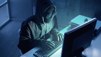 بعد حمزة مون بيبي.. حساب جديد يثير فزع المشاهير المغاربة وهؤلاء أبرز ضحاياه