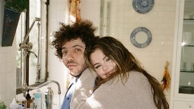 سيلينا جوميز تكشف مفاجأة عن حملها بطفل صديقها بيني بلانكو 