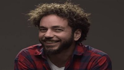 علي قنديل يوجه رسالة ساخرة اللهجة عقب تعرضه للسرقة 