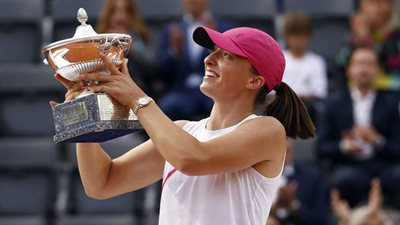 إيجا سوياتيك تكتب التاريخ في بطولة فرنسا المفتوحة للتنس وتتأهل للنهائي 