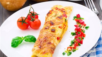  طريقة عمل أومليت رول البيض بالخضار