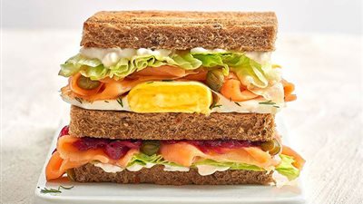 طريقة عمل برجر كلوب ساندوتش بخطوات سهلة