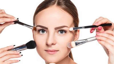 تفسير حلم رؤية وضع المكياج في المنام 