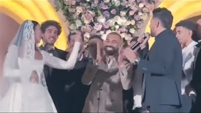 محمد هاني يدخل «قفص الزوجية» بحضور صلاح ومحمد حماقي يشعل الأجواء 