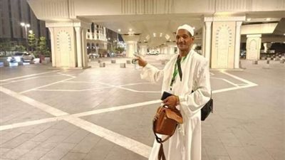 «من رمي البرتقال إلى رمي الجمرات».. عم ربيع يؤدى مناسك الحج