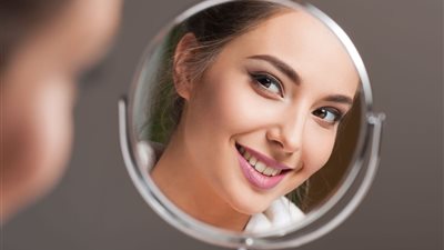  خطوات تطبيق المكياج البرونزي فى عيد الأضحى 2024