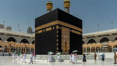  هل يجوز للمرأة الحائض أداء الطواف؟.. «الإفتاء تُجيب» | فيديو