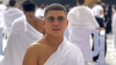 نجوم الفن يؤدون مناسك الحج.. إلهام شاهين وعمر كمال