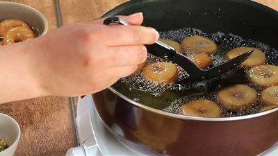 لتجنب الحروق الحرارية.. 4 خطوات مهمة أثناء قلي الطعام 