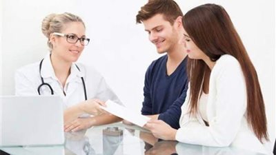 للوقاية من الأمراض.. تعرفِ على إجراءات فحوصات المقبلين على الزواج 