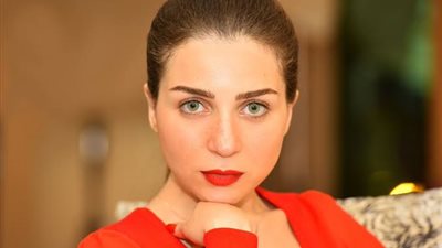 مي عز الدين تصدم جمهورها بقرار مفاجئ  