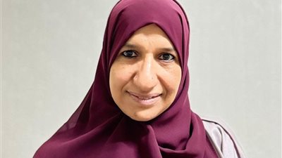 ربة بيت ورائدة أعمال.. شفيقة العميرية مؤسسة مشروع «شذى الجبل الأخضر»