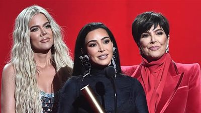 الأزمة تتصاعد.. تفاصيل الخلاف بين كيم كارداشيان وشقيقتها كلوي  