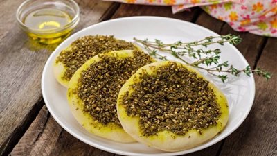 لإفطار صحي |  طريقة عمل  منقوشة الزعتر بالبيض