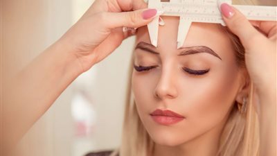 للجنس الناعم.. أفضل طريقة لصبغ الحواجب «بديل التاتو» في المنزل 