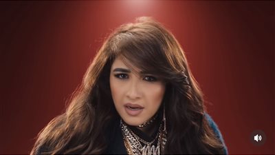 ياسمين عبد العزيز تعود من جديد بملابس رياضية في الجيم