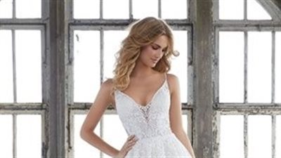 إطلالات ساحرة.. أفضل فساتين زفاف للجسم الرفيع (صور)