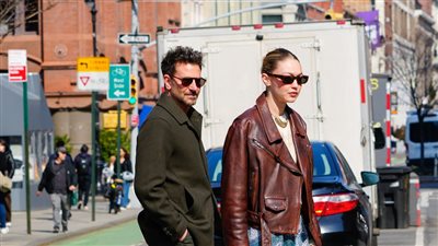 حقيقة خطبة جيجي حديد وبرادلي بعد 8 شهور مواعدة 