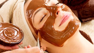 فوائد الشوكولاتة الساحرة لنعومة وشباب البشرة